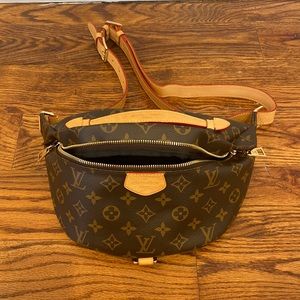 Printed lv Belt bag.